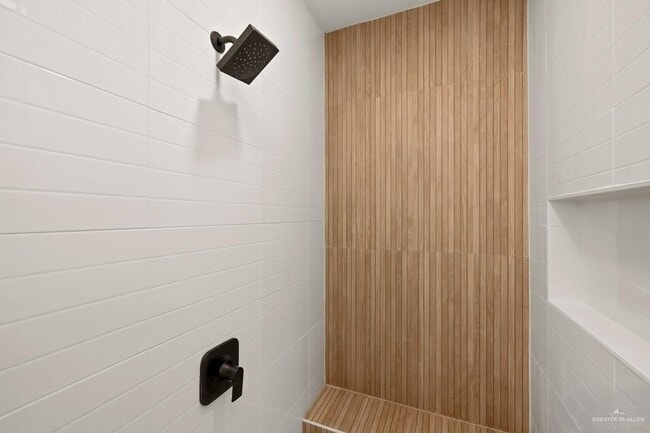 Building Photo - 14 Hidalgo Cir