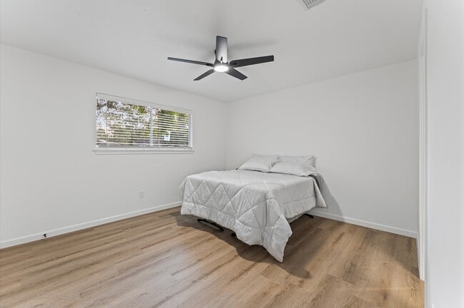 Building Photo - 15807 Crystal Brook Dr