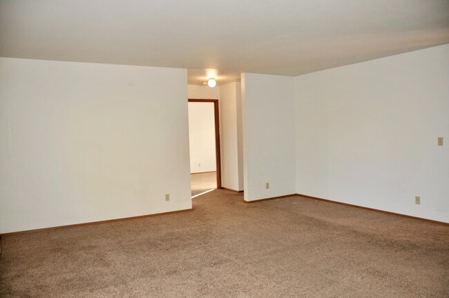 Building Photo - 2nd Floor Unit- Hayden Apts- 2 bed 1 bath