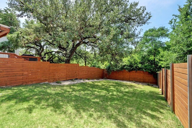 Building Photo - 3108 Aldwyche Dr