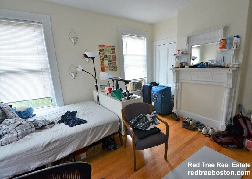 Building Photo - 35 Brookline St
