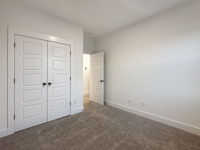 Building Photo - Luxury Townhome in Midtown Nexton