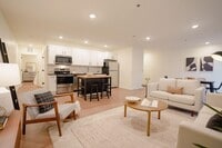Building Photo - 476 Taylor Ave