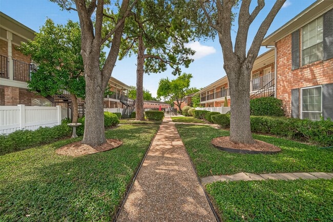 Building Photo - 14333 Memorial Dr