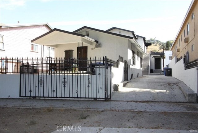 Building Photo - 1319 Cypress Ave