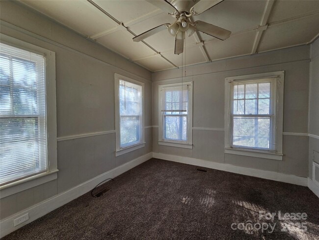 Building Photo - 405 S Yates St