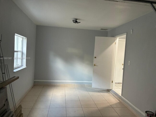 Building Photo - 16055 SW 112th Terrace