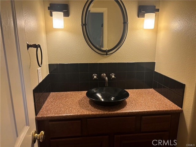 Building Photo - 20 Berlamo