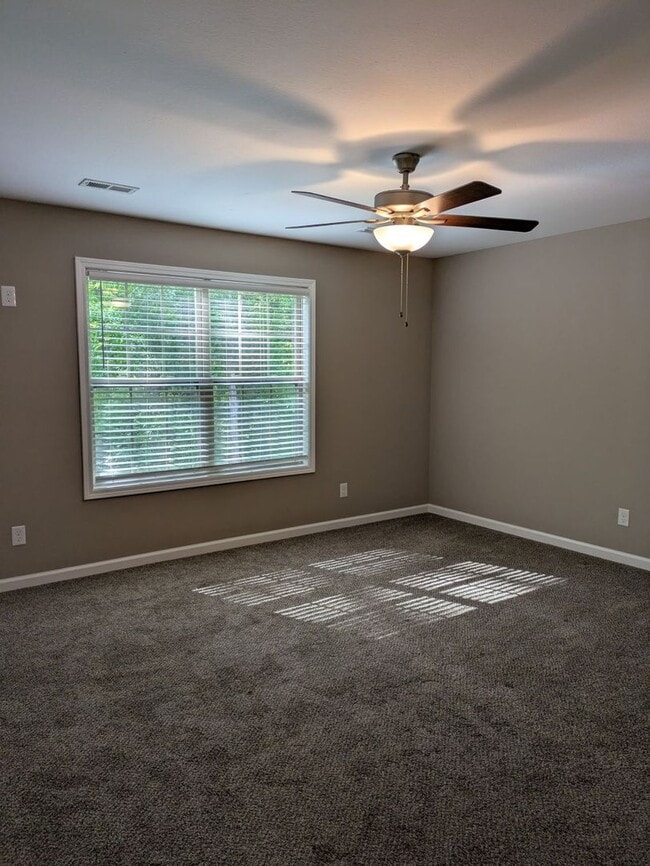 Building Photo - 2 Bedroom Condo For Rent in Sango Area!