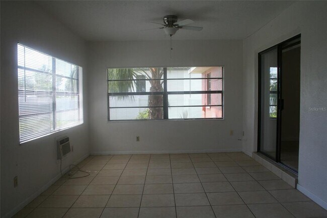 Building Photo - 6341 Flamingo Dr
