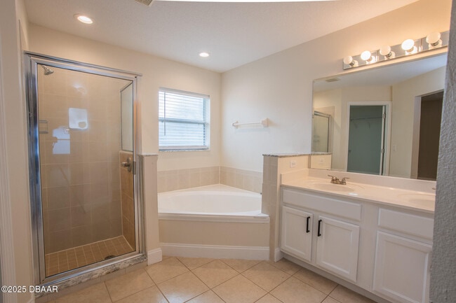 Building Photo - 801 Angelina Ct