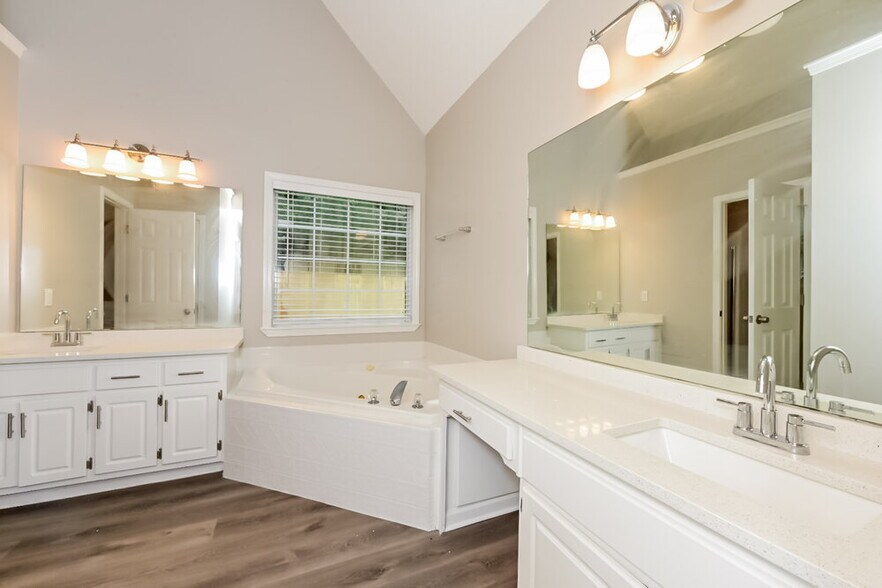 Building Photo - 138 Acadian Dr