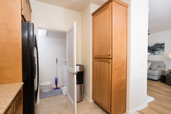 Building Photo - 2802 Bellezza Dr