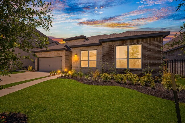 Building Photo - 31051 Sun Vly Dr