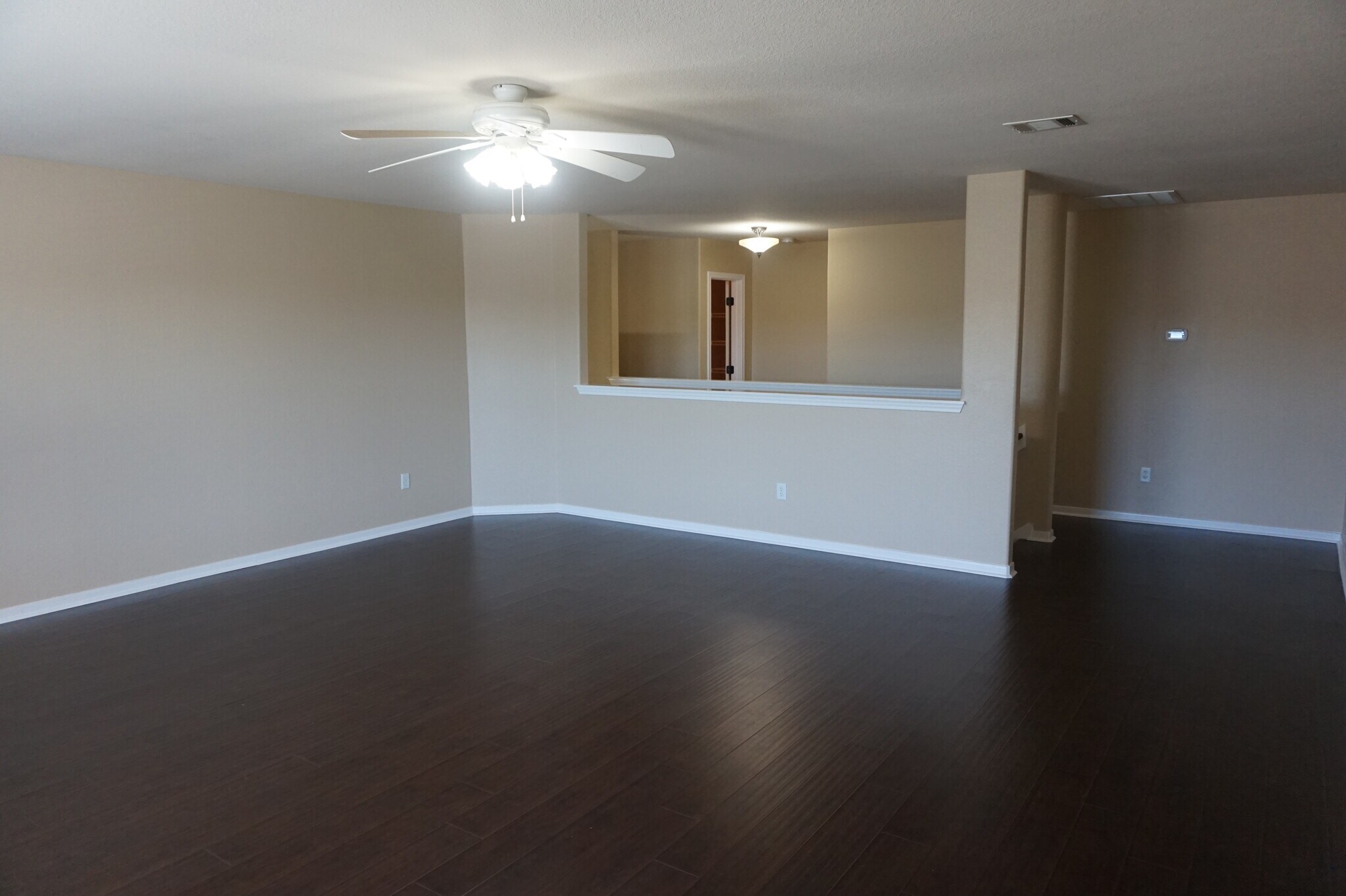 Building Photo - 2121 Warwick Pl