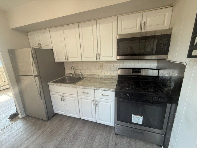 Building Photo - 6518 N Camac St