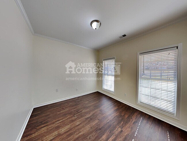 Building Photo - 3204 Chippewa Run NW