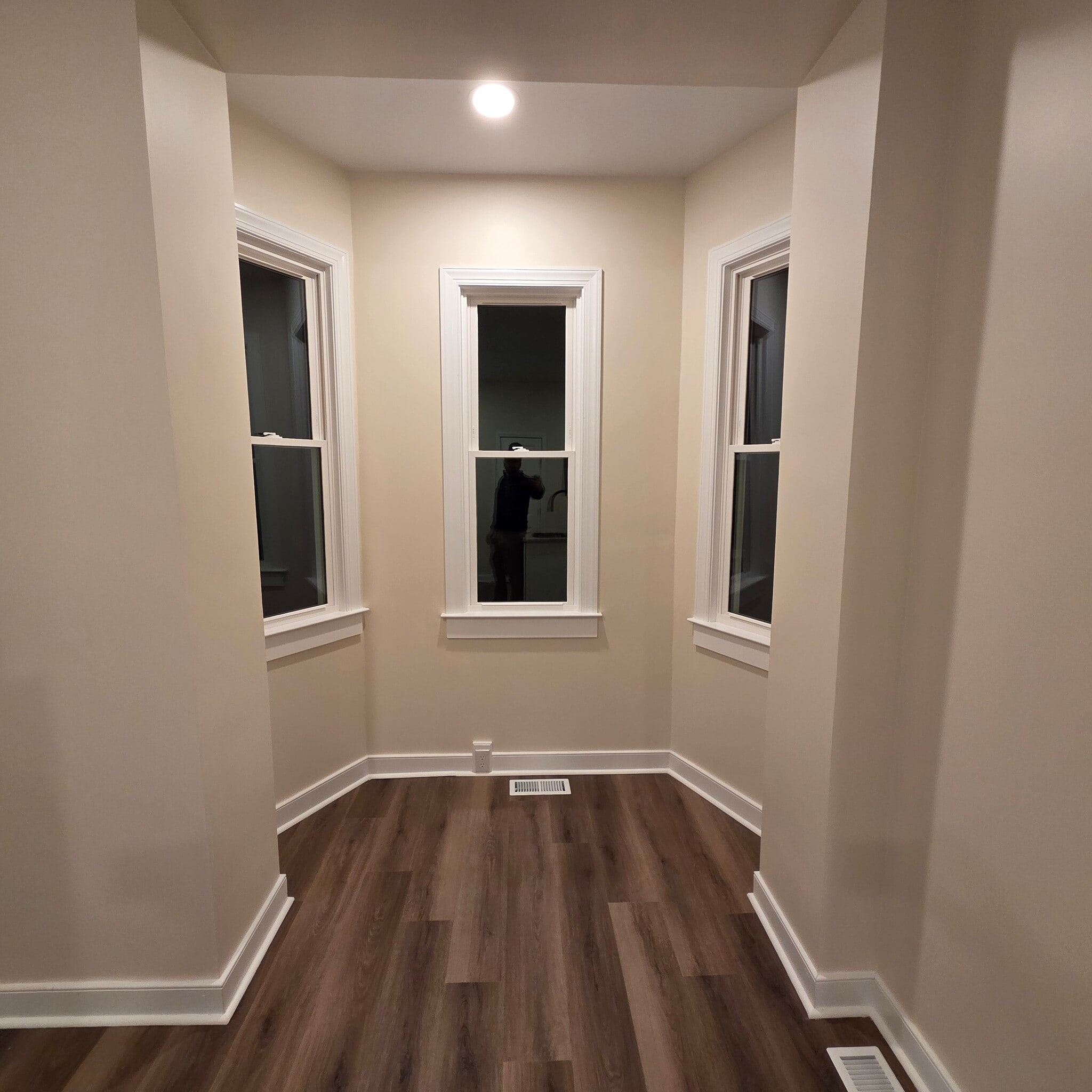 Eat in area - 2503 North Ave