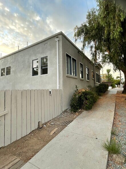 Building Photo - 745 Robinson Ave