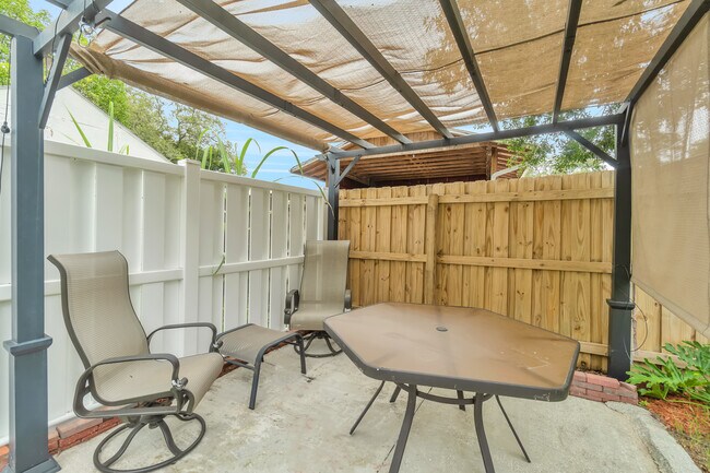 Building Photo - 12447 Mondragon Dr