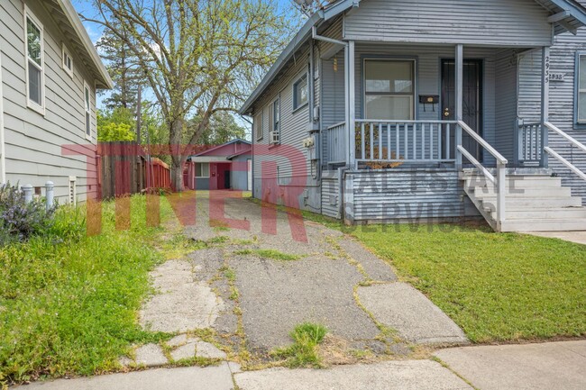 Building Photo - 2937 42nd St