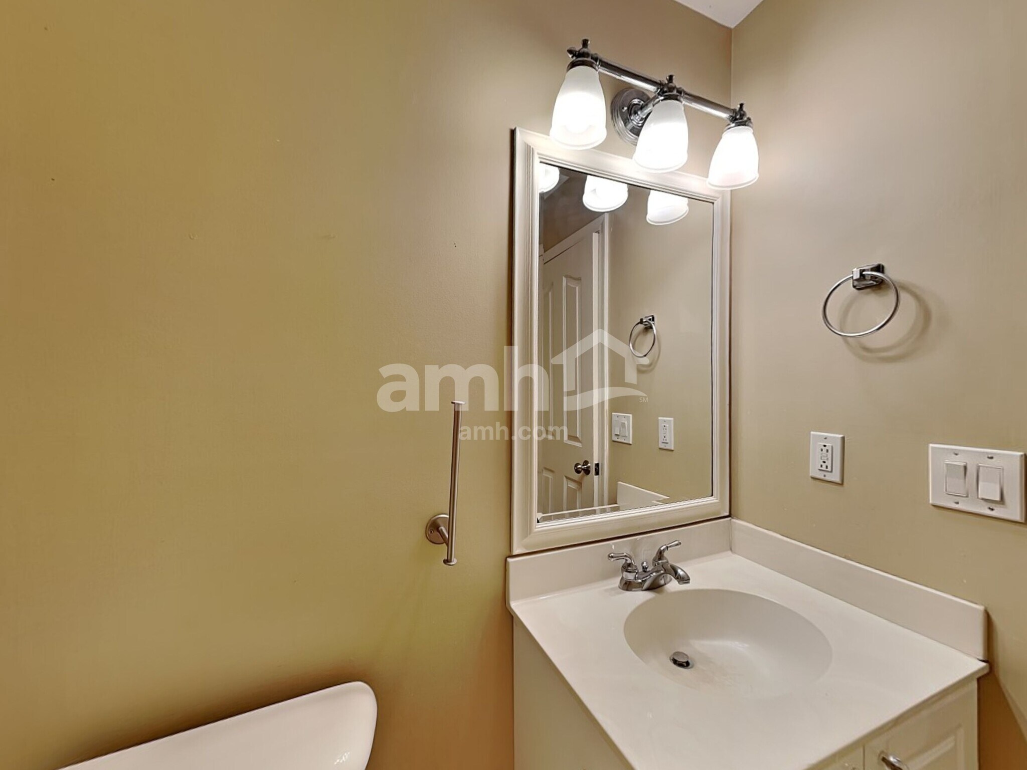 Building Photo - 1068 Blairfield Dr