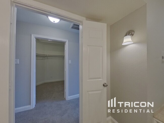 Building Photo - 7724 Grassland Dr