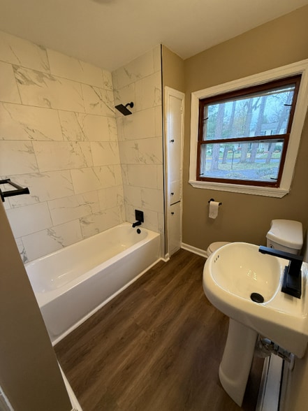 Building Photo - 98 Lynnhaven Dr