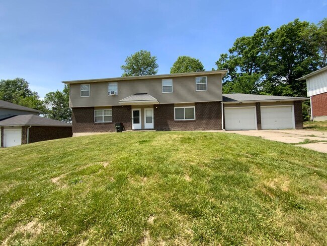 Building Photo - 409-411 Brewer Dr