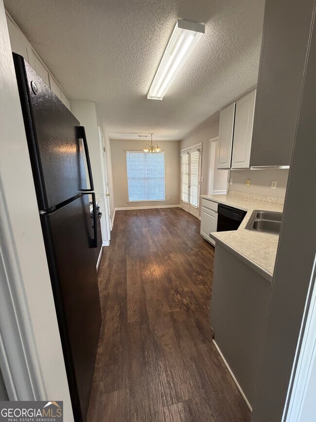 Building Photo - 3020 Meadow Glen Pass