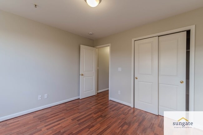 Building Photo - 2410 E Fayette St