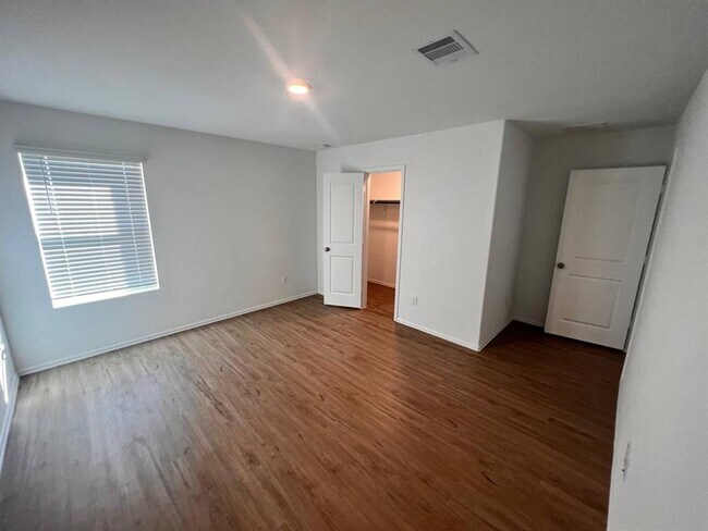 Building Photo - 1413 Twilight Grn Dr