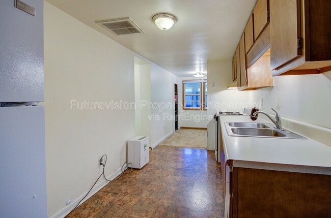 Building Photo - 1704 Belleview Ave