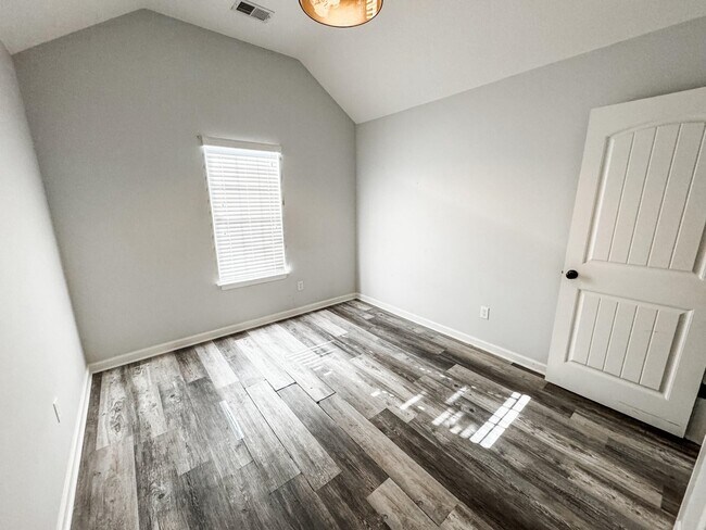 Building Photo - 1645 Sawmill Creek Ln