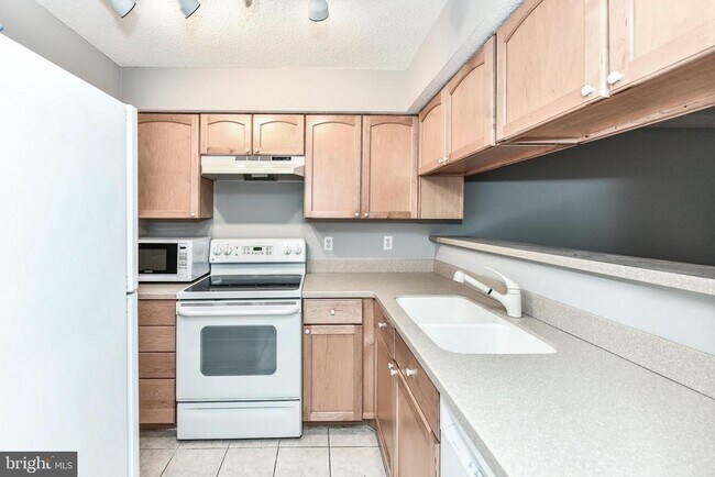 Building Photo - 1524 Lincoln Way
