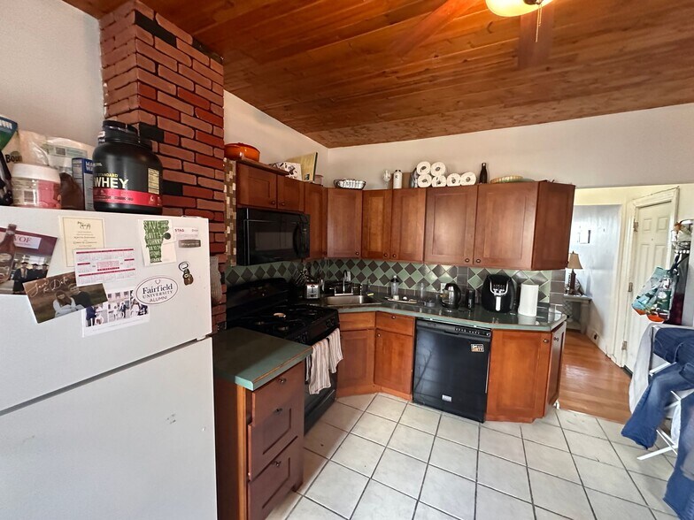 Building Photo - 63 I St