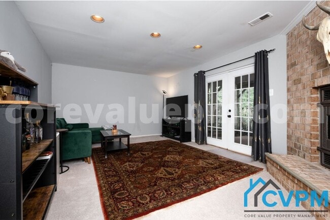 Building Photo - 11863 New Country Ln