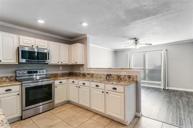 Building Photo - 1728 Creekpoint Dr