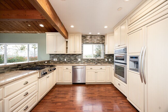 Building Photo - 9497 Montemar Dr