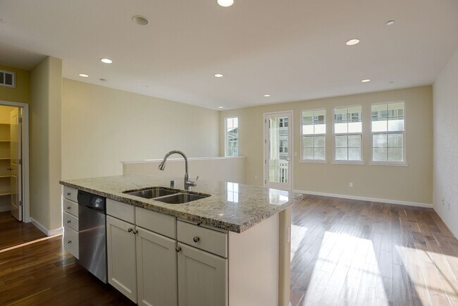 Building Photo - 631 True Wind Way