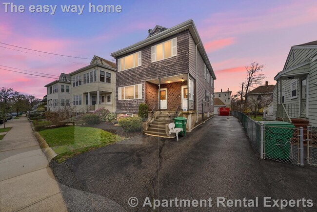 Building Photo - 9 Stearns Ave