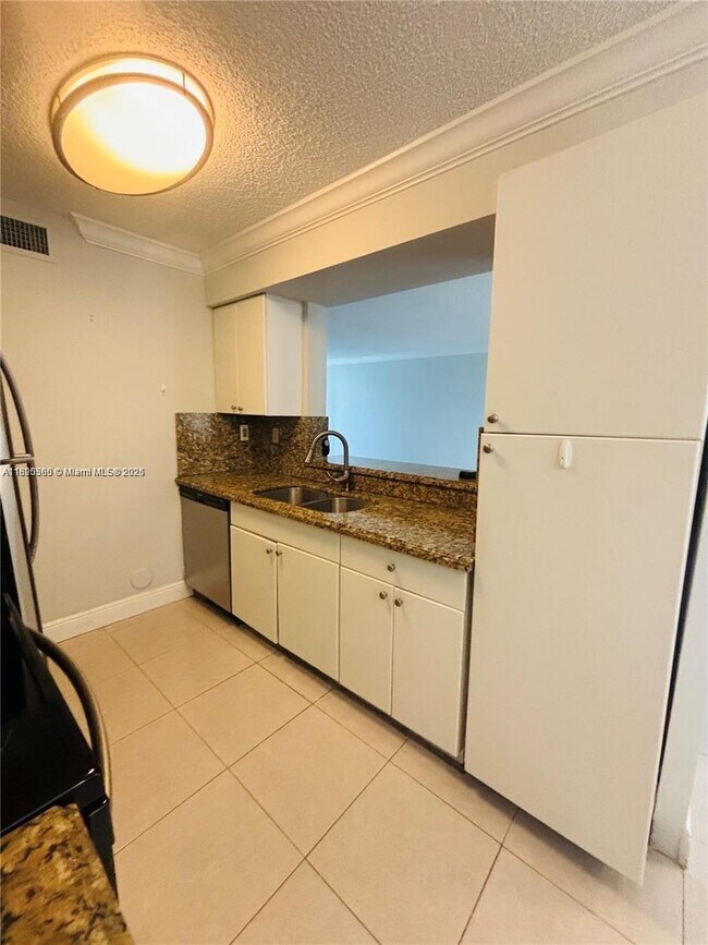 Building Photo - 4720 NW 97th Ct