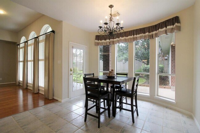Building Photo - 18811 Cypress Chateau Dr
