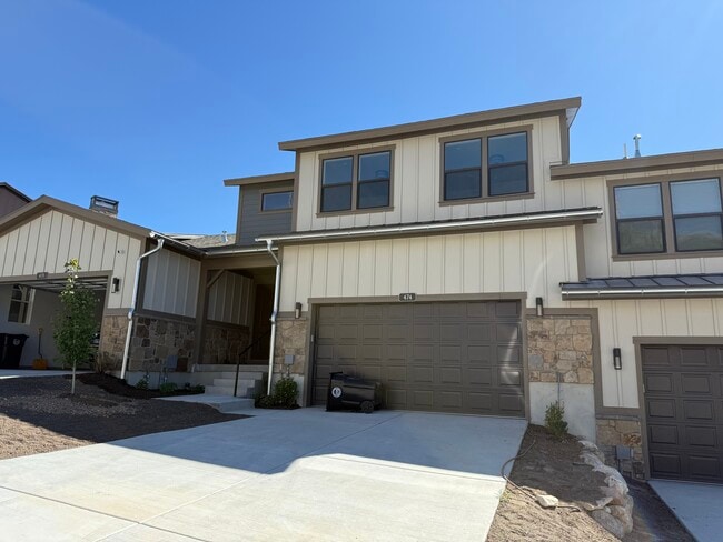 Building Photo - 474 Ascent Dr