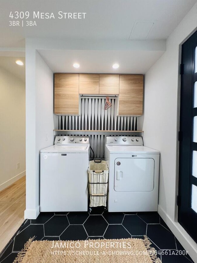 Building Photo - 4309 Mesa St