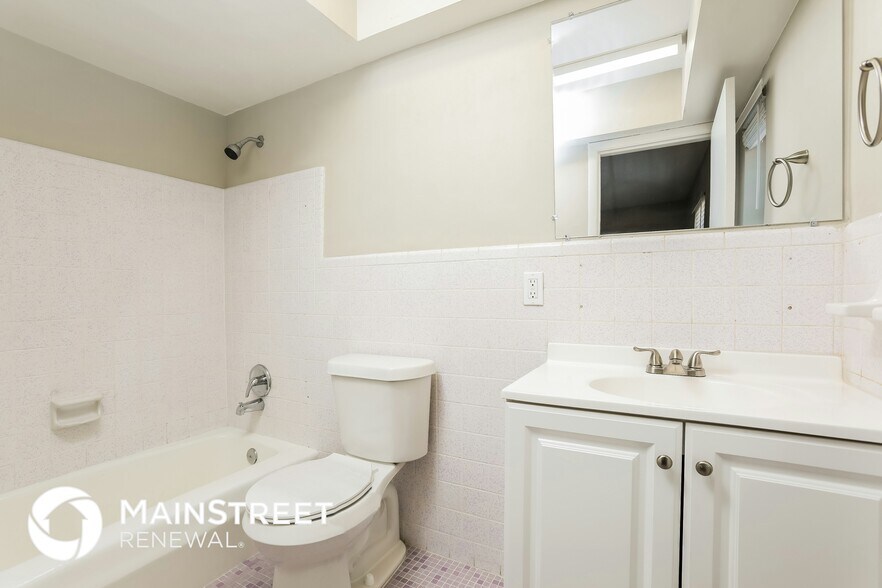 Building Photo - 1380 Gainesville Dr