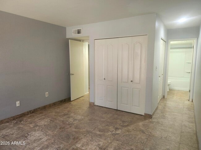 Building Photo - 3119 W Cochise Dr