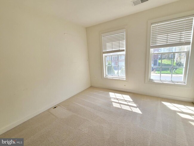 Building Photo - 1509 Rutland Way