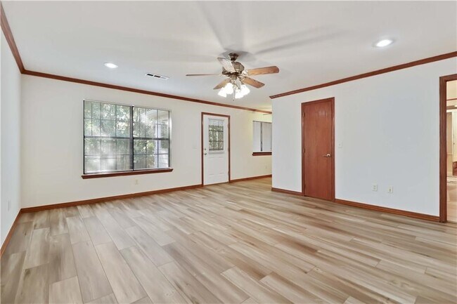 Building Photo - 2915 E Sterling Ct