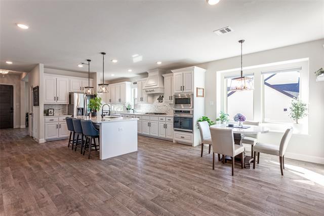 Building Photo - 7132 Aves St